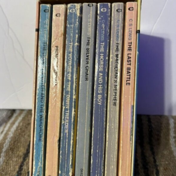 Vintage 1974 The Chronicles of Narnia Box Set 1-7 CS Lewis - Some Wear, SEE NOTE - Picture 4 of 9